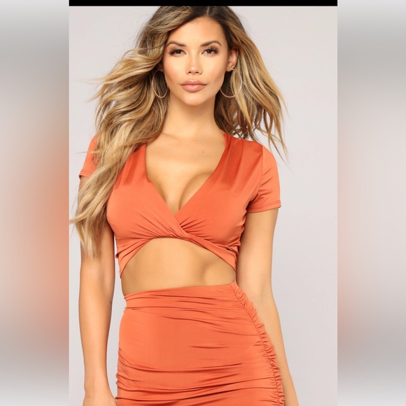 Worn once rust two piece set - Picture 2 of 4